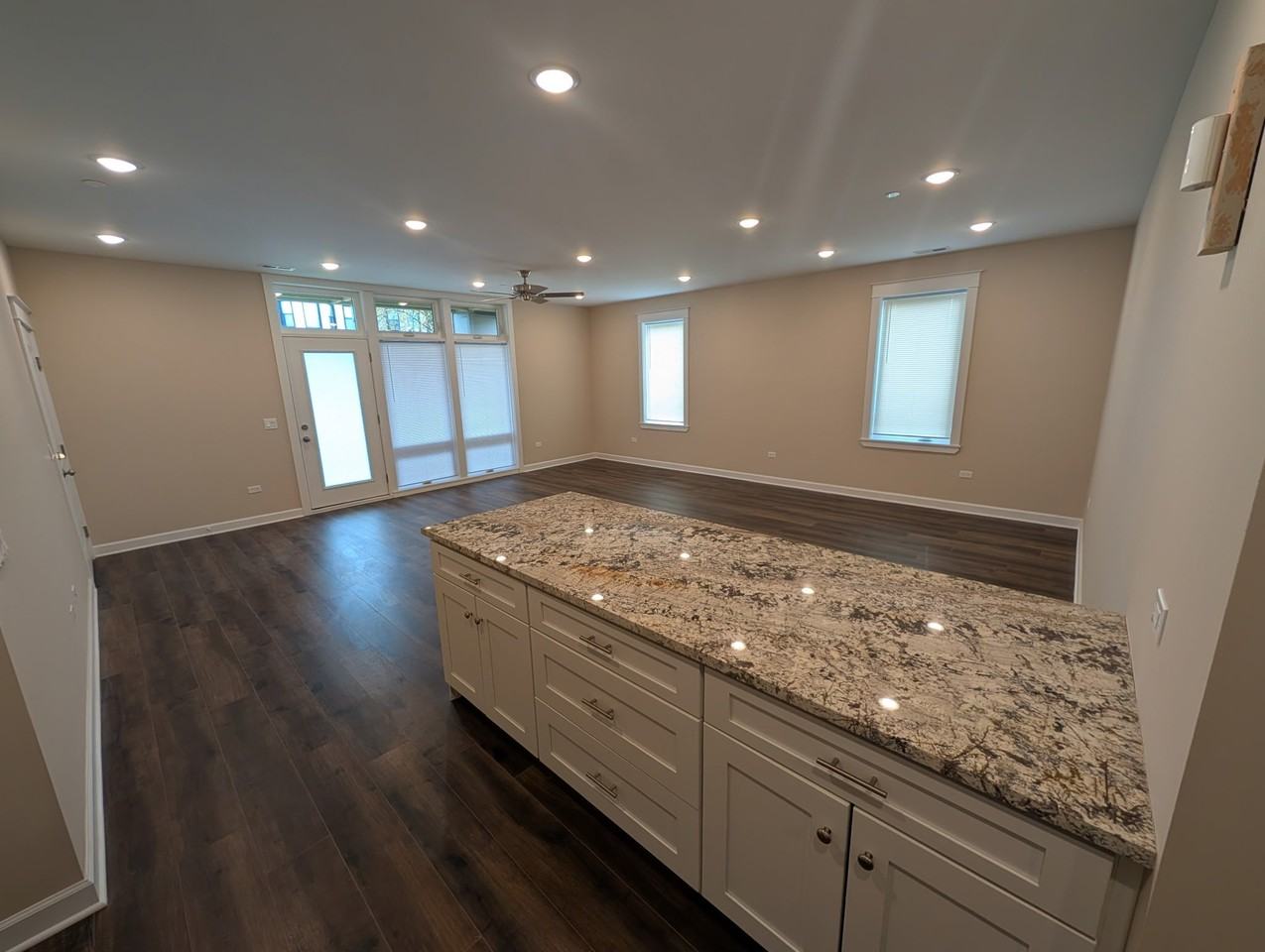 1534 E 66th Pl #1W - Photo 3 of 9