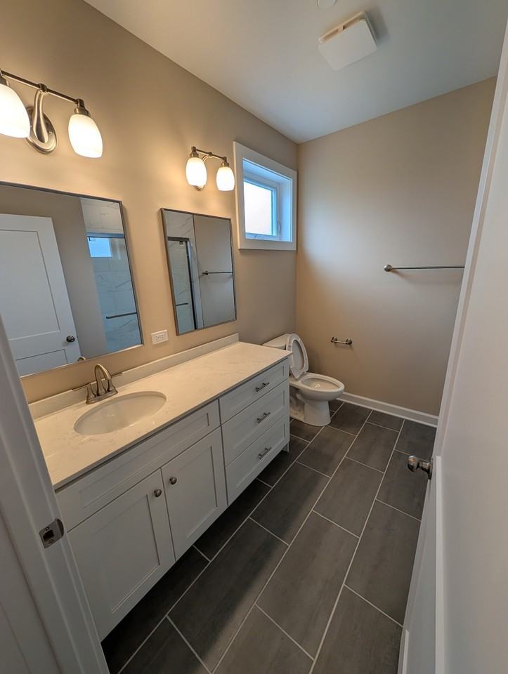 1534 E 66th Pl #1W - Photo 6 of 9