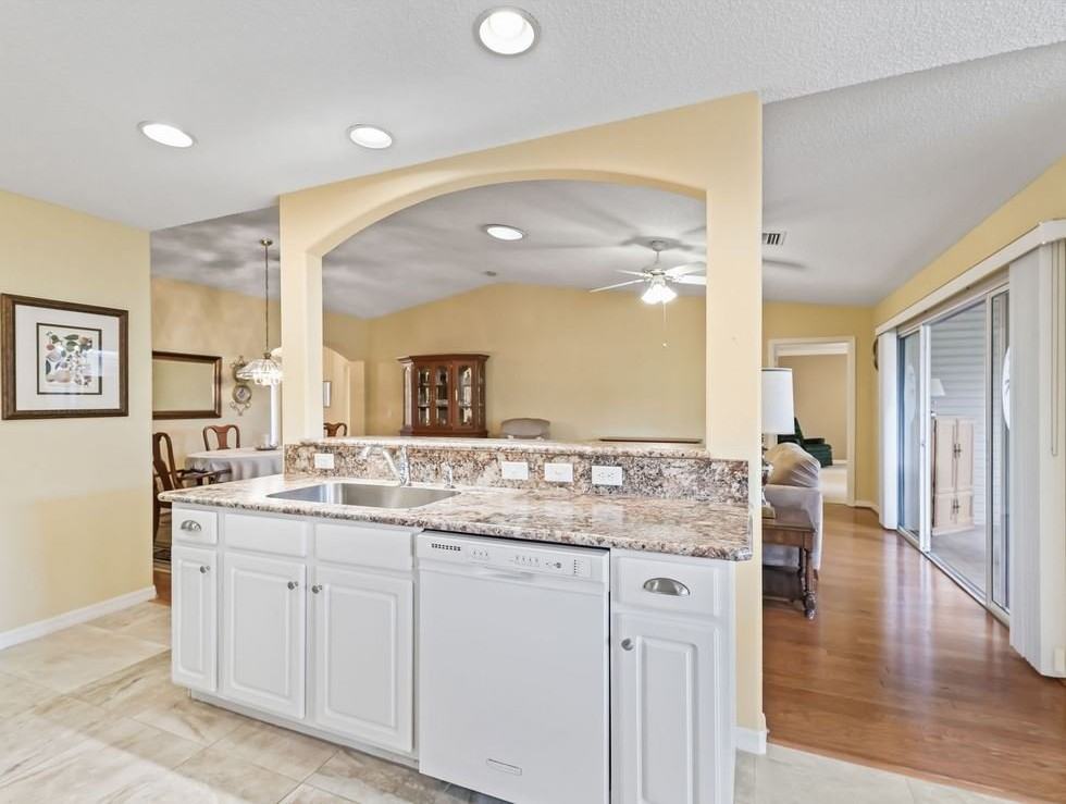 32937 Enchanted Oaks Ln - Photo 3 of 19