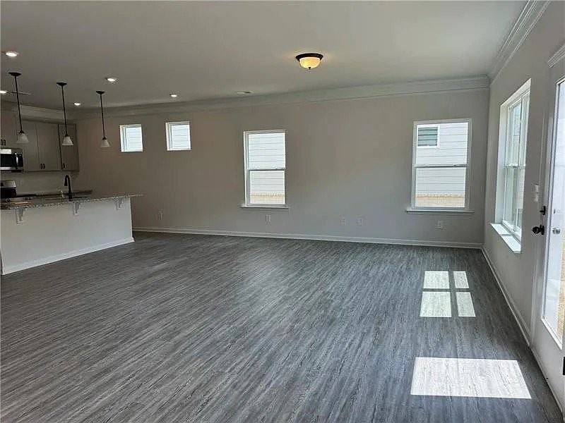 35 Roberson Dr Ne - Photo 2 of 9