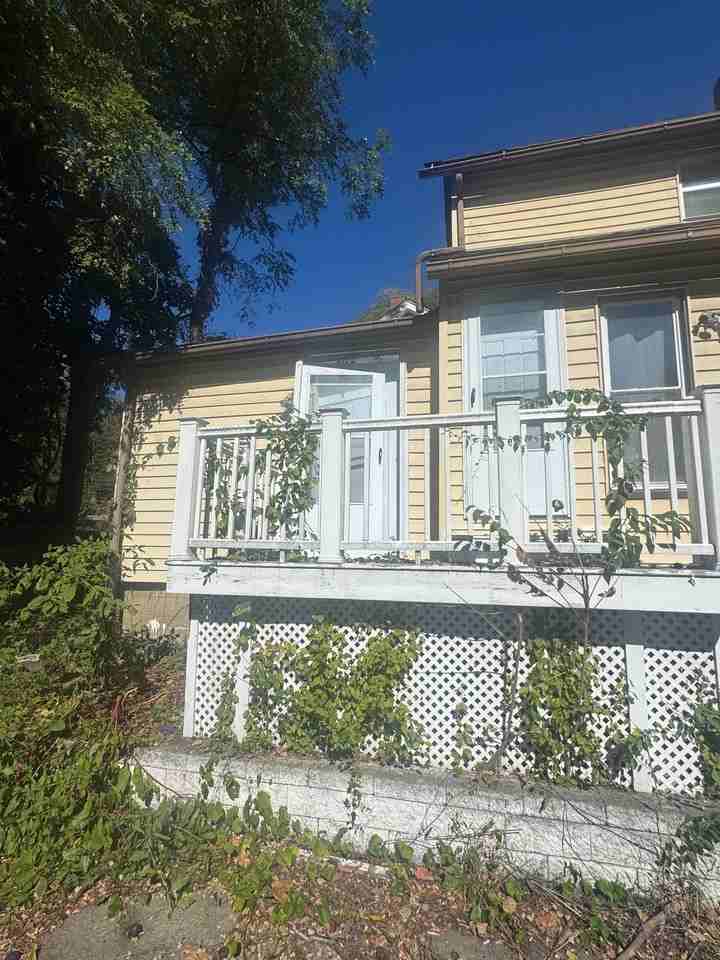 360 Turner St - Photo 4 of 17