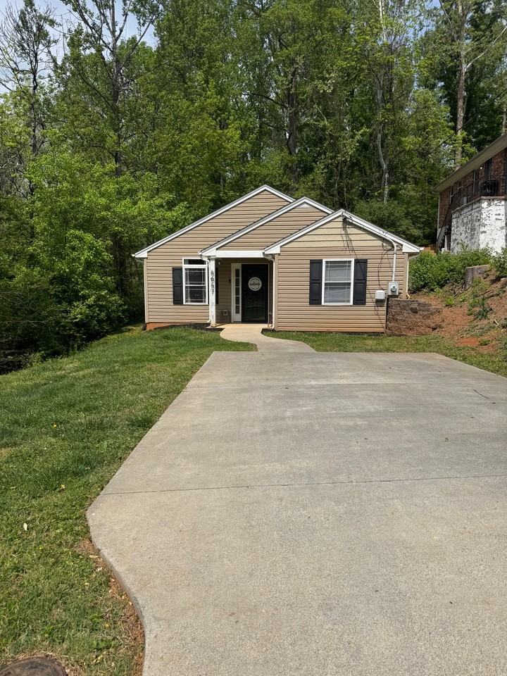 4647 Ferncliff Dr - Photo 2 of 20