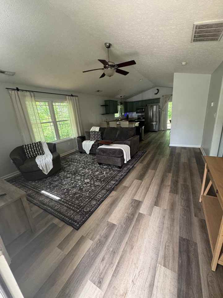 4647 Ferncliff Dr - Photo 4 of 20