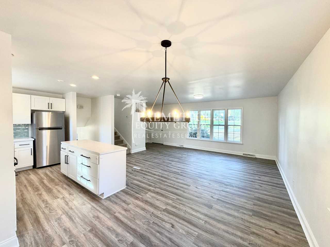 2210 Waynick St - Photo 4 of 18