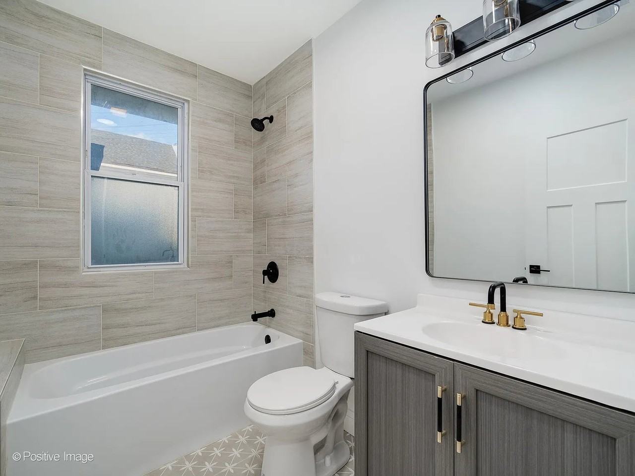 3016 W 40th St #1REAR - Photo 7 of 13