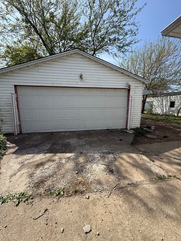 1455 E Whitmer St - Photo 2 of 20