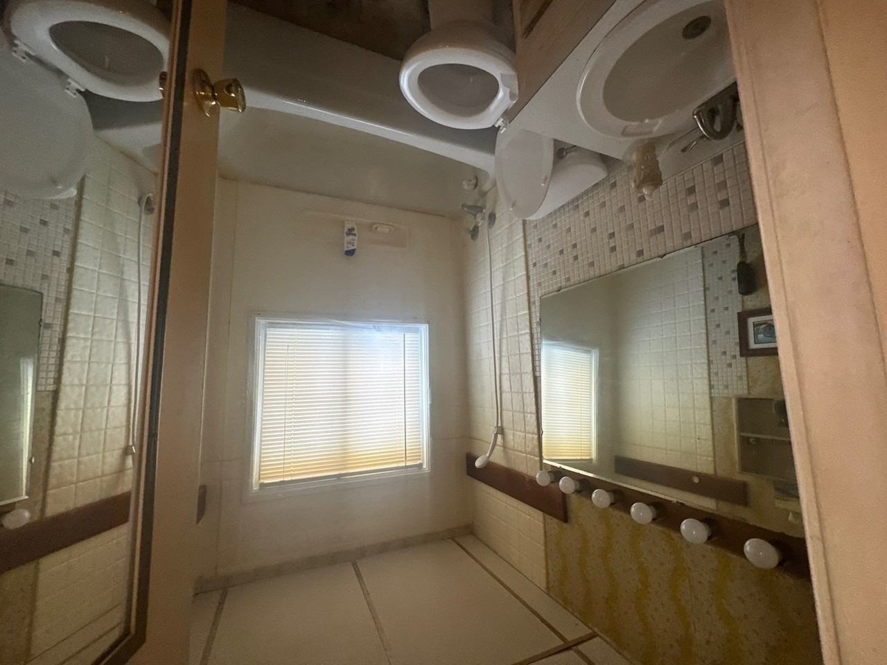 1323 Cedar St - Photo 2 of 17