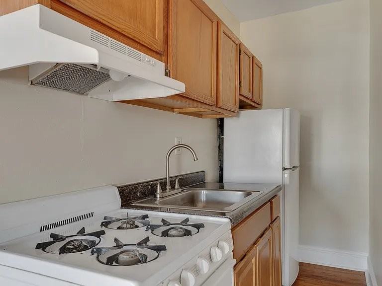 408 W Chelten Ave #3F - Photo 3 of 10