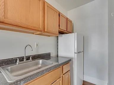408 W Chelten Ave #3F - Photo 4 of 10