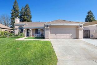 7634 N Dearing Ave - Photo 1 of 1