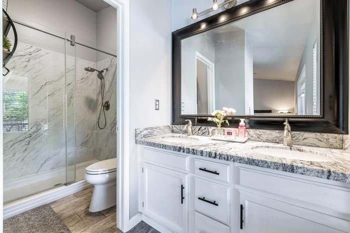 7634 N Dearing Ave - Photo 4 of 18