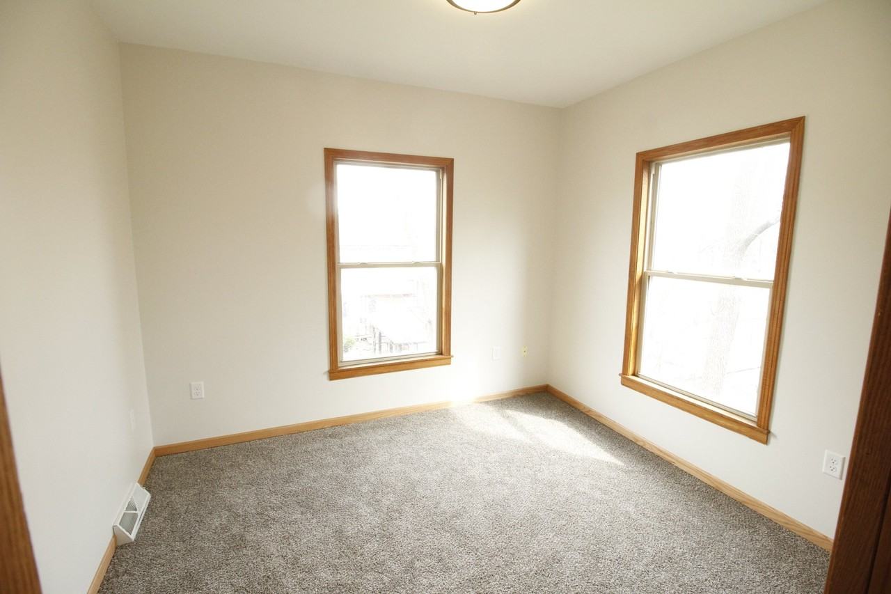 126 1st St #3 - Photo 6 of 9