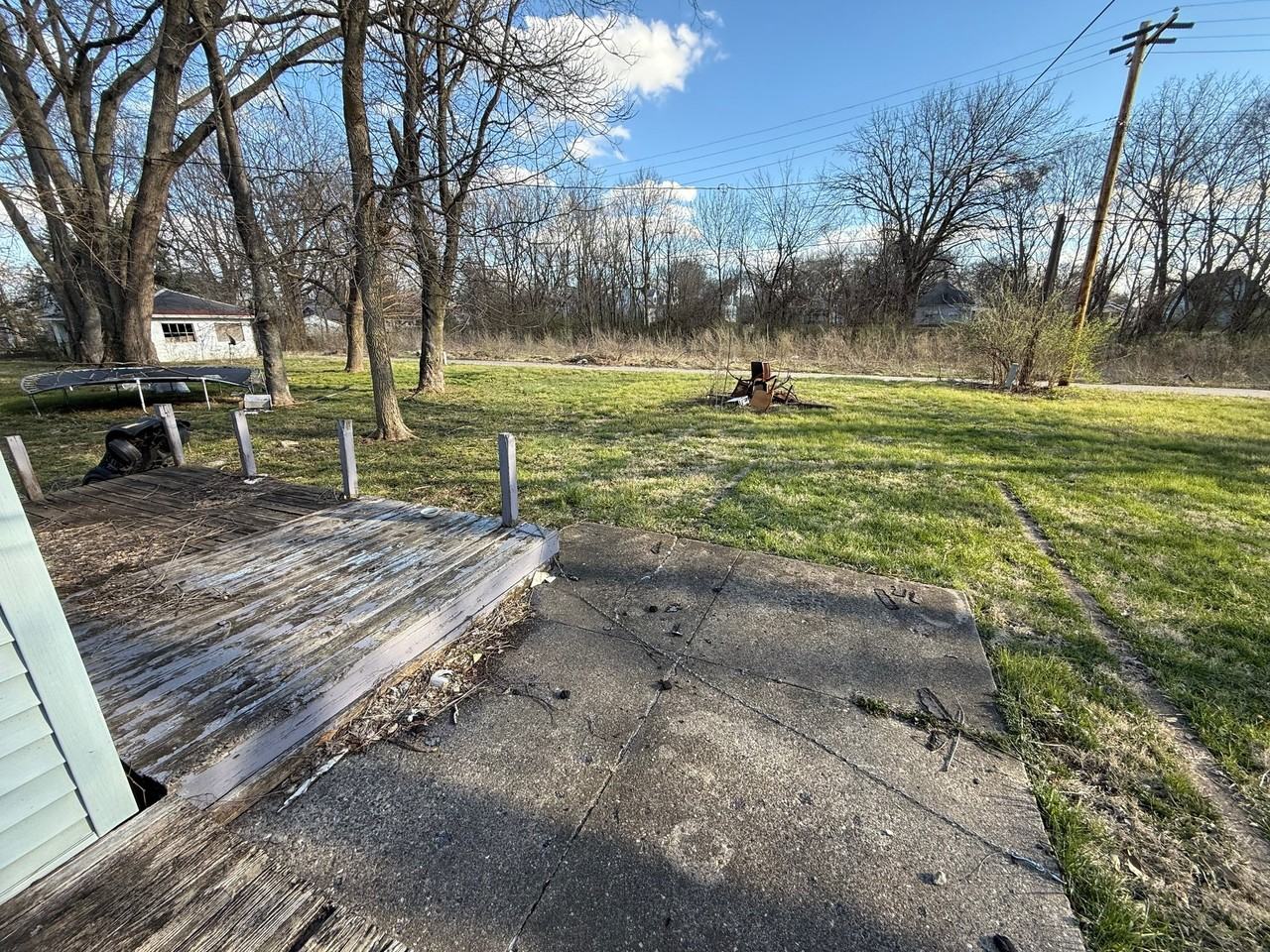 803 E Whitmer St - Photo 4 of 20