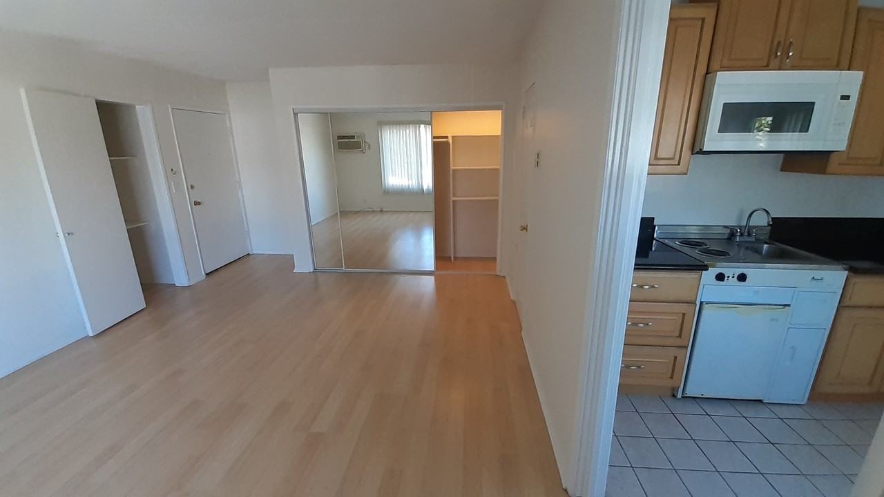 5929 Laurel Canyon Blvd #16 - Photo 4 of 14