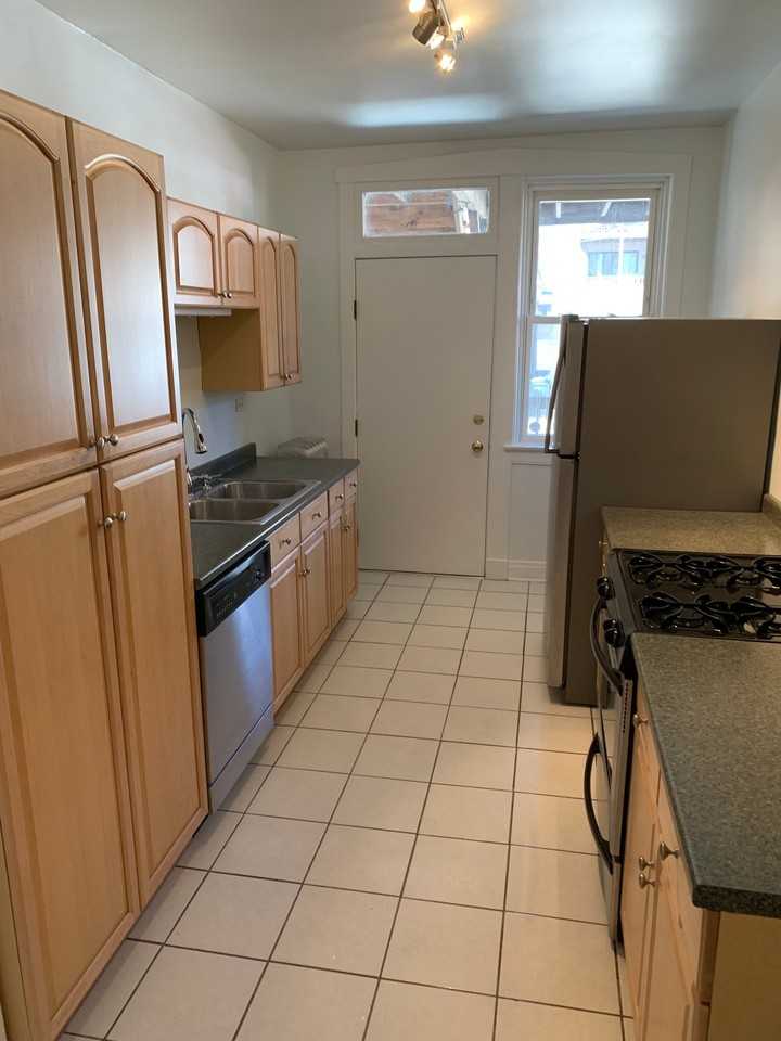 1468 W Winnemac Ave #1E - Photo 3 of 18