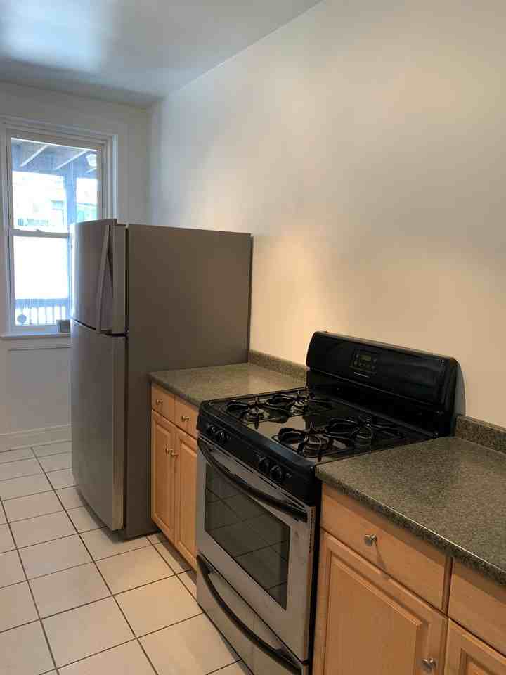 1468 W Winnemac Ave #1E - Photo 6 of 18