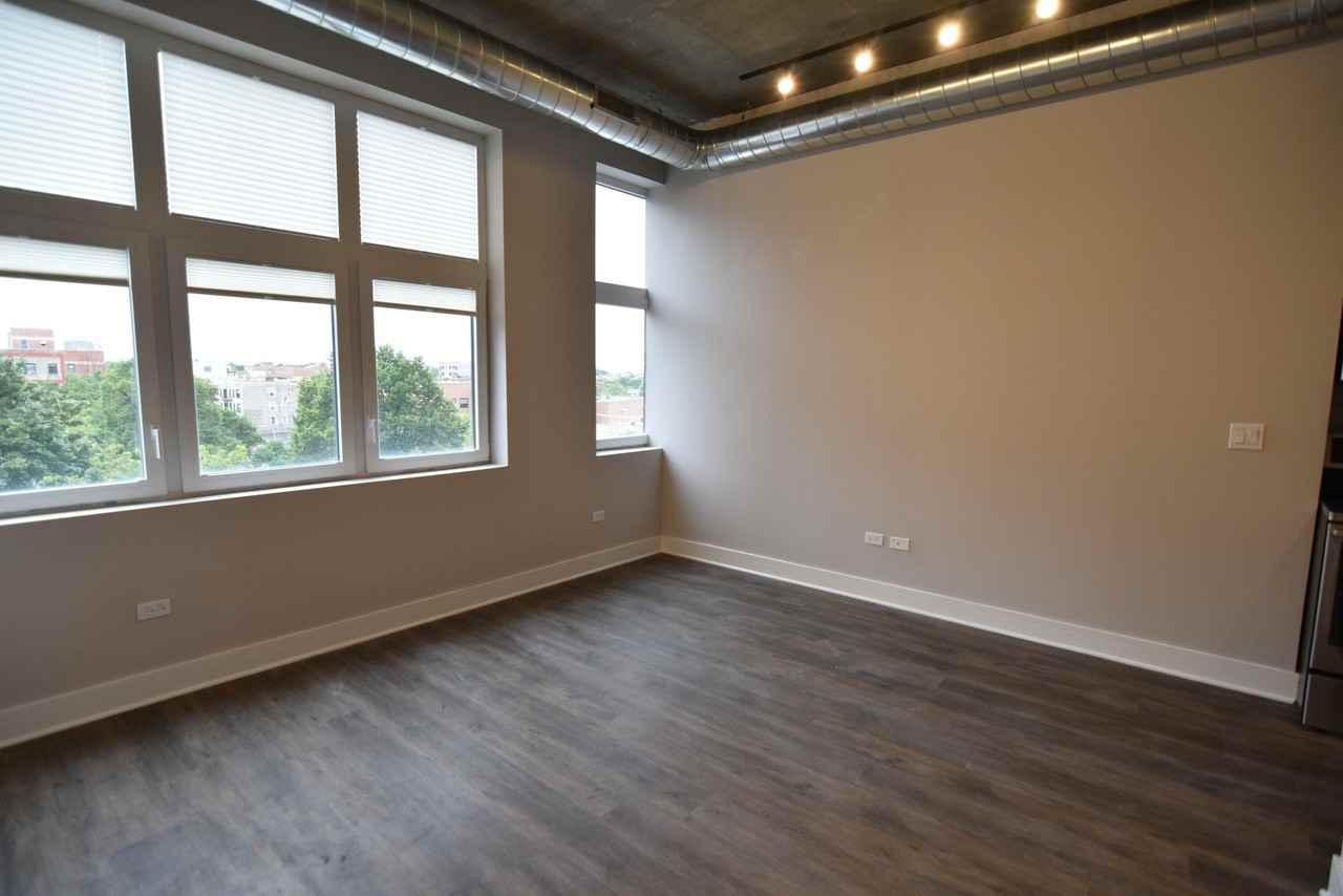 3810 N Broadway St - Photo 2 of 4