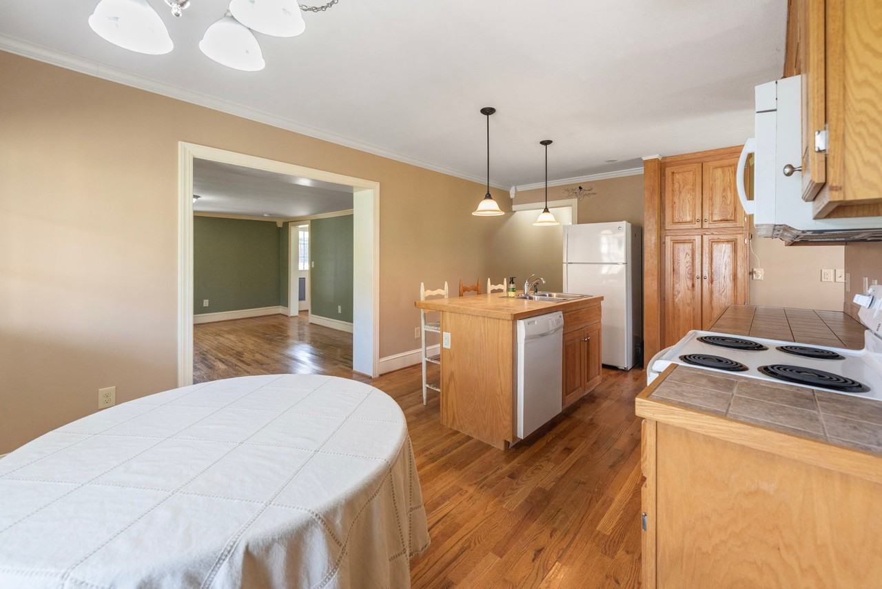 143 Bertie Ln - Photo 3 of 20