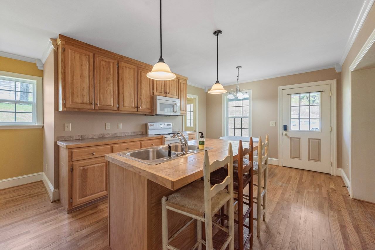 143 Bertie Ln - Photo 4 of 20