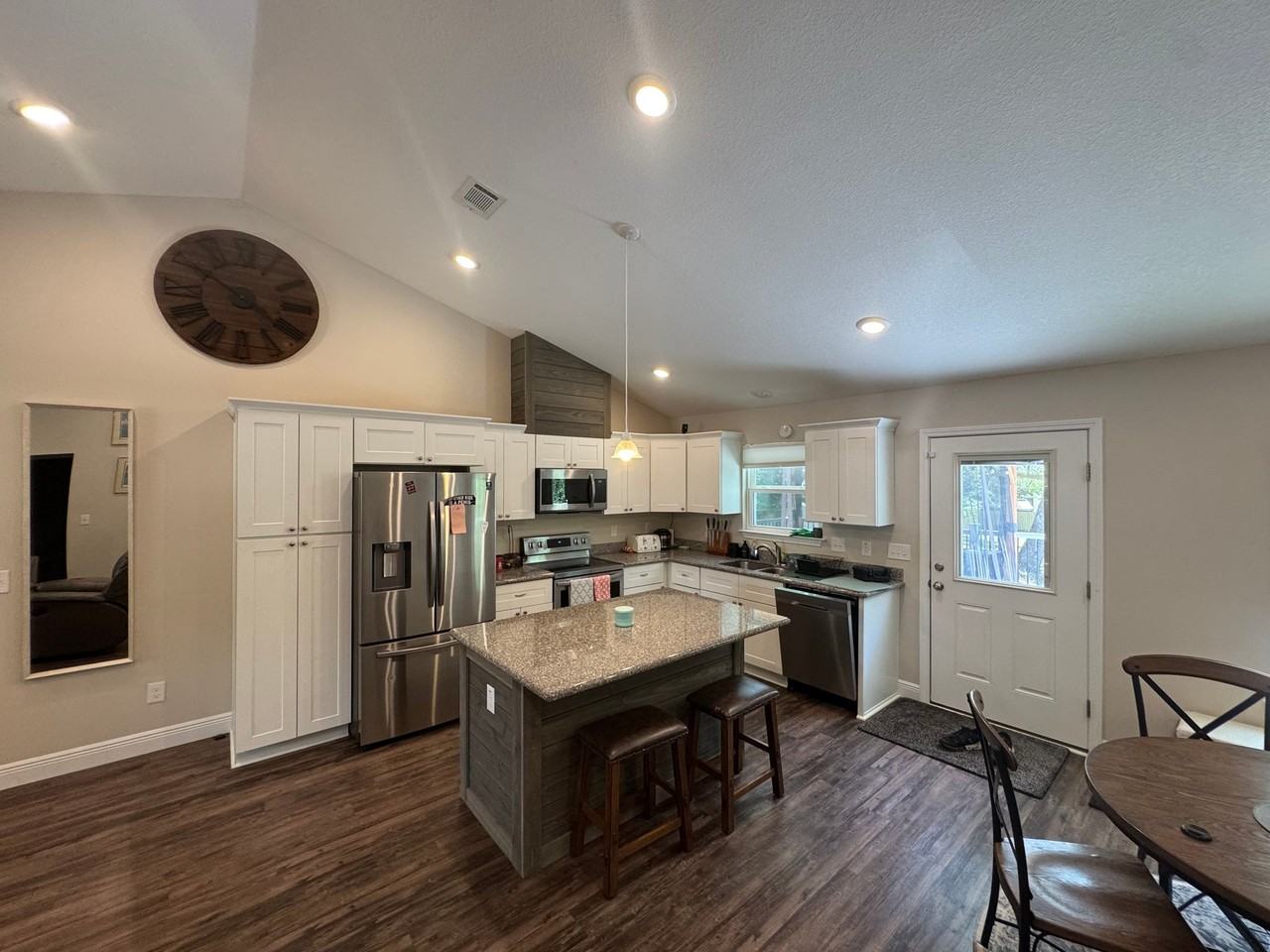 6587 Park Ave - Photo 5 of 17