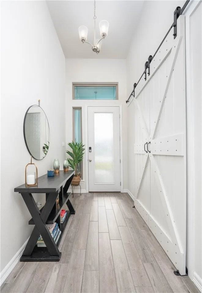 1718 Antoinette Dr - Photo 2 of 20