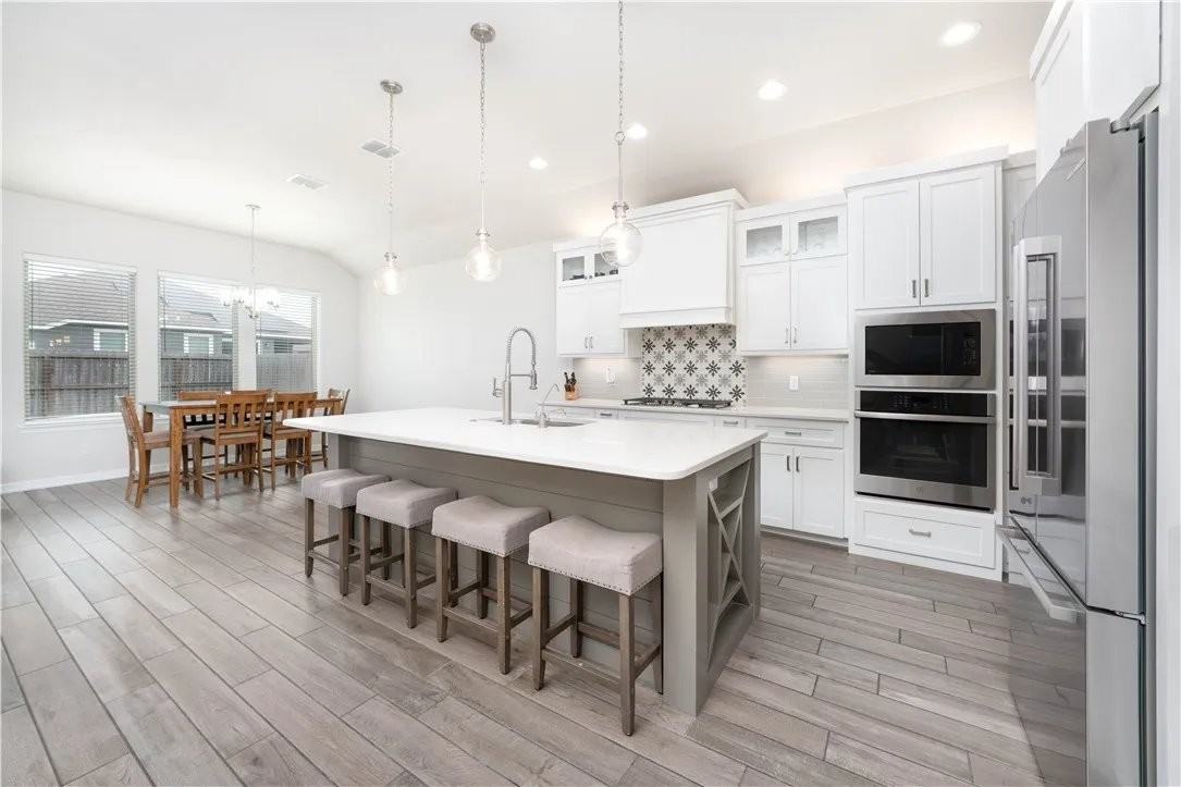 1718 Antoinette Dr - Photo 6 of 20