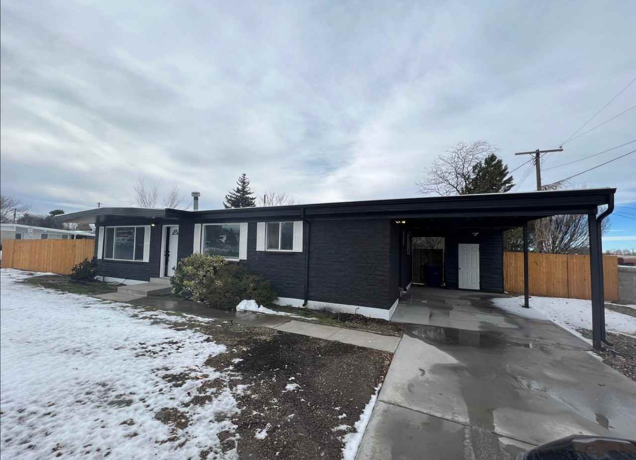 3560 Sw - Photo 2 of 8