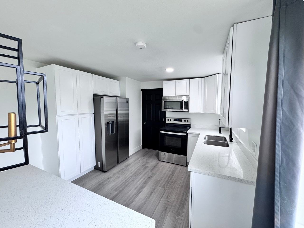 3560 Sw - Photo 5 of 8