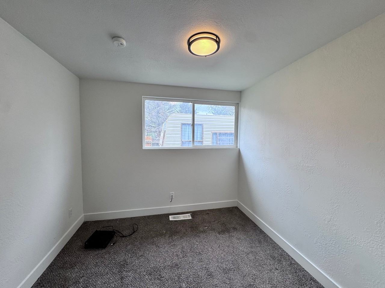 3560 Sw - Photo 6 of 8