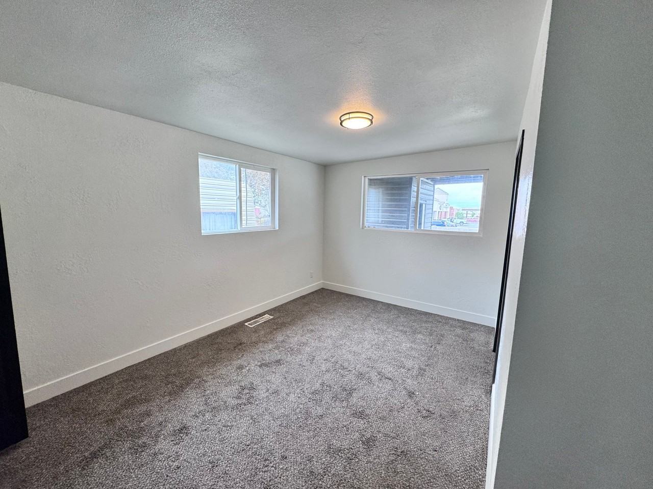 3560 Sw - Photo 7 of 8