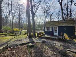 featured image of 5 Woodland Cir S