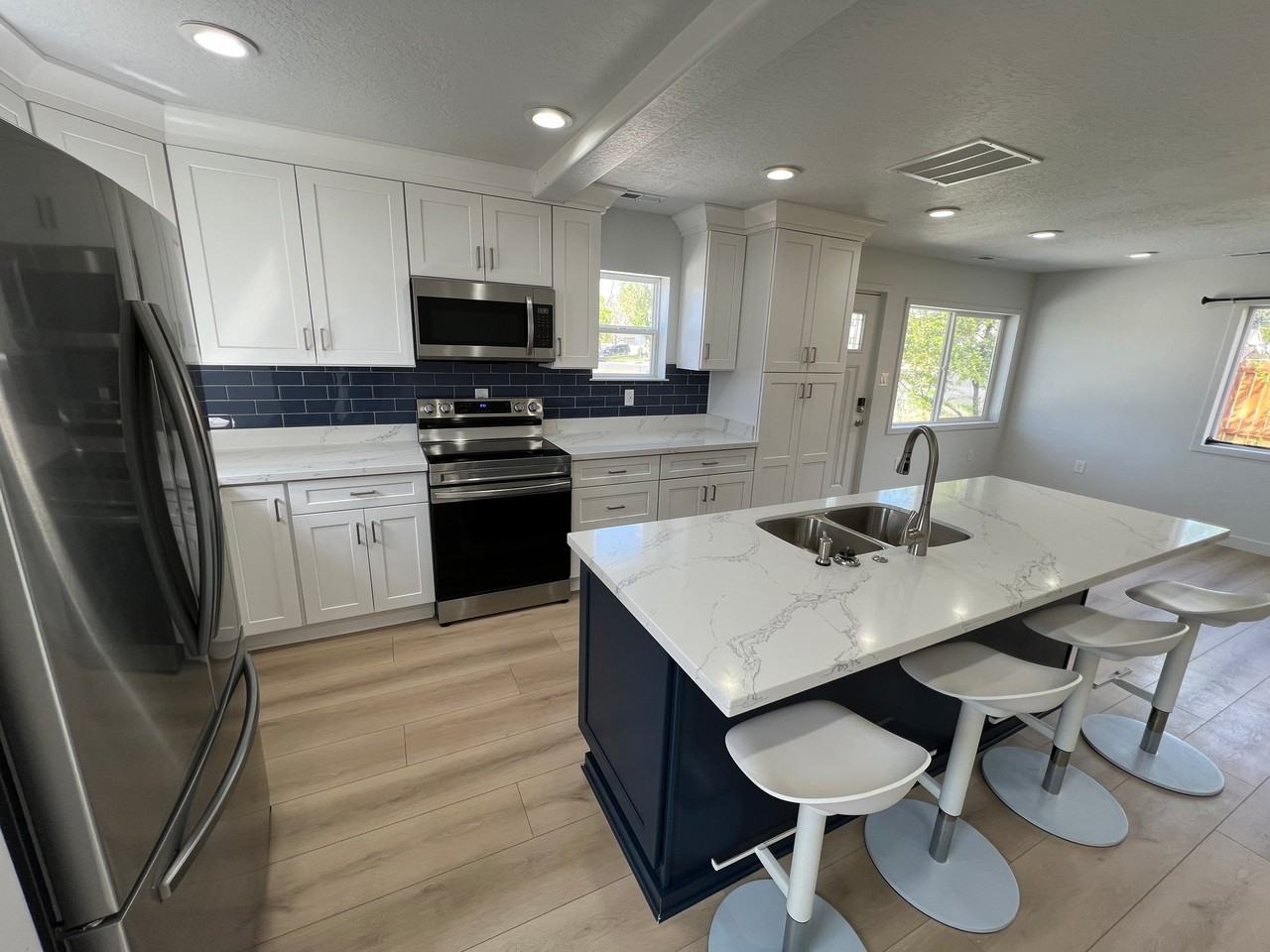 290 N St - Photo 4 of 19