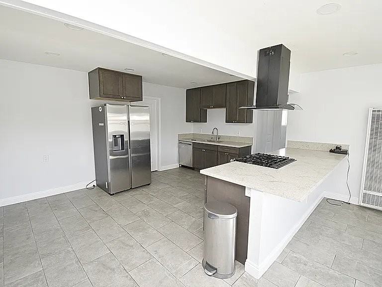 824 Arcadia Pl - Photo 7 of 20