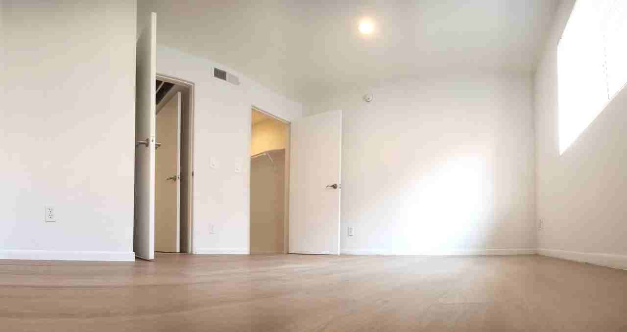 11020 Hesby St #1 - Photo 7 of 19