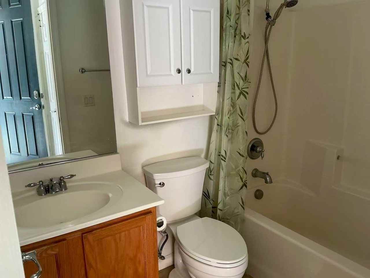 5650 Red Roof St - Photo 5 of 7