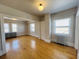 featured image of 206 W Lawrence St