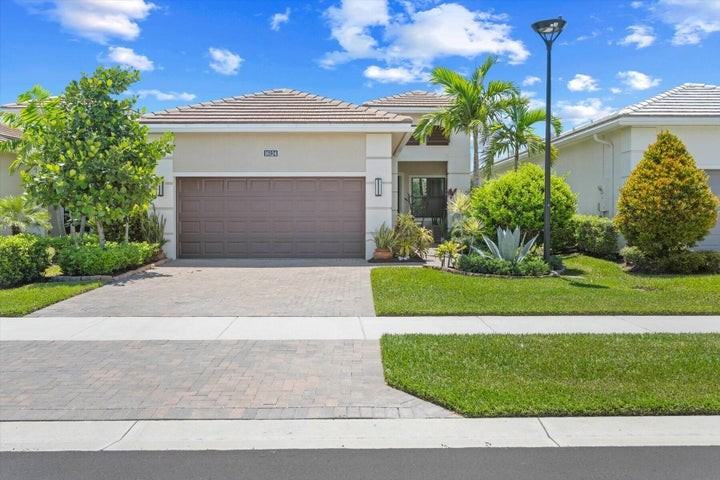 16124 Key Biscayne Lane - Photo 2 of 11