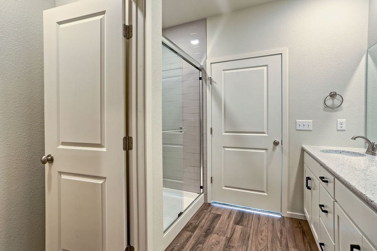 4768 Champlain Dr - Photo 6 of 27