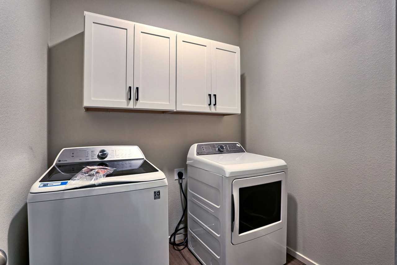 4768 Champlain Dr - Photo 7 of 27