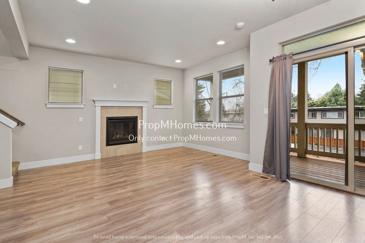 10615 Se 36th Ave - Photo 6 of 22