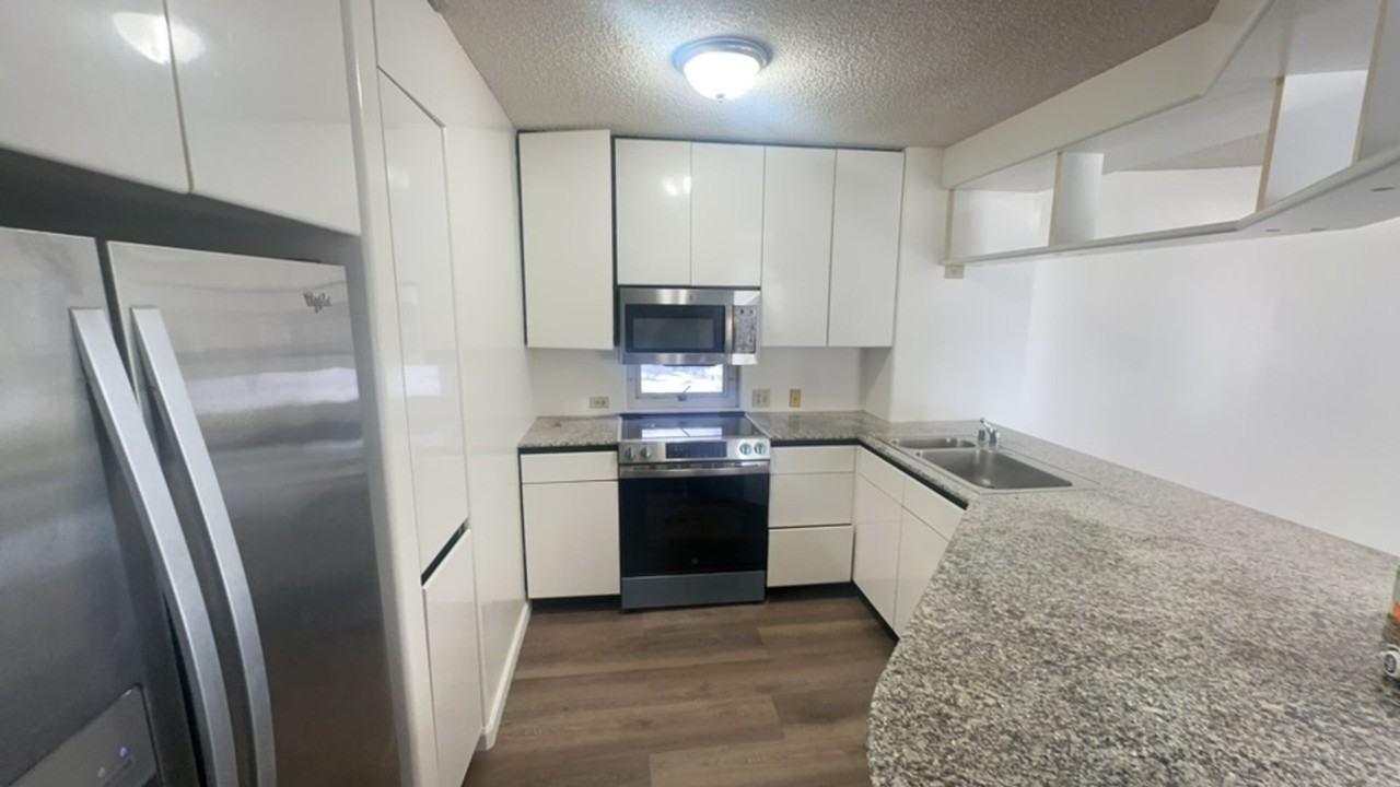 1212 Nuuanu Ave #1501 - Photo 3 of 33