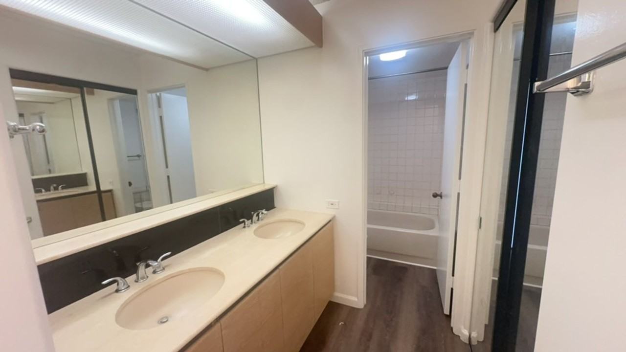 1212 Nuuanu Ave #1501 - Photo 7 of 33