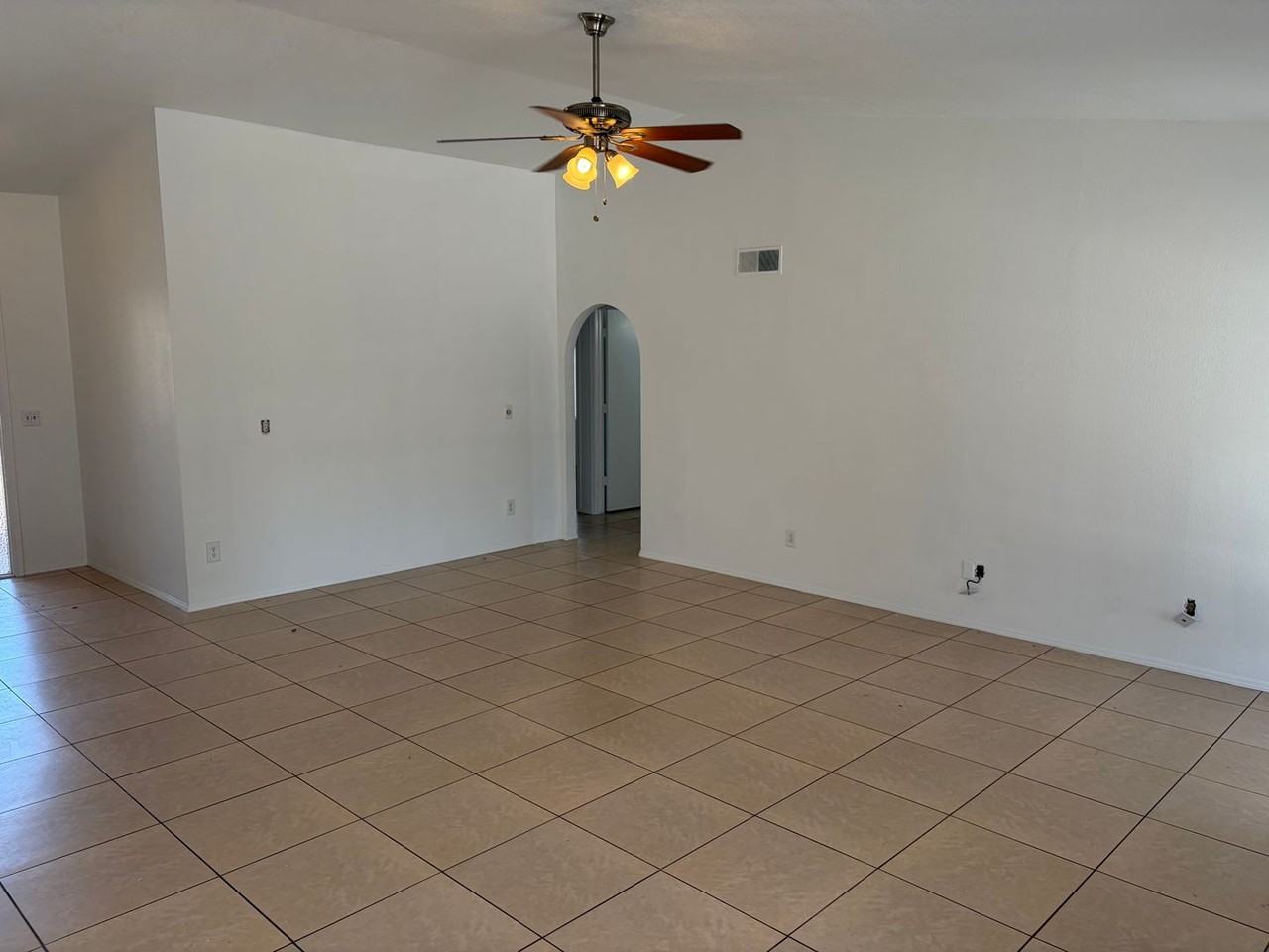 907 W Marlboro Cir - Photo 3 of 15