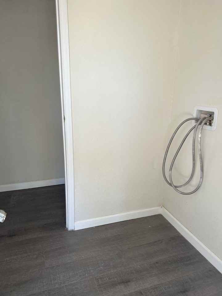 2080 Sweetwater Dr - Photo 6 of 15