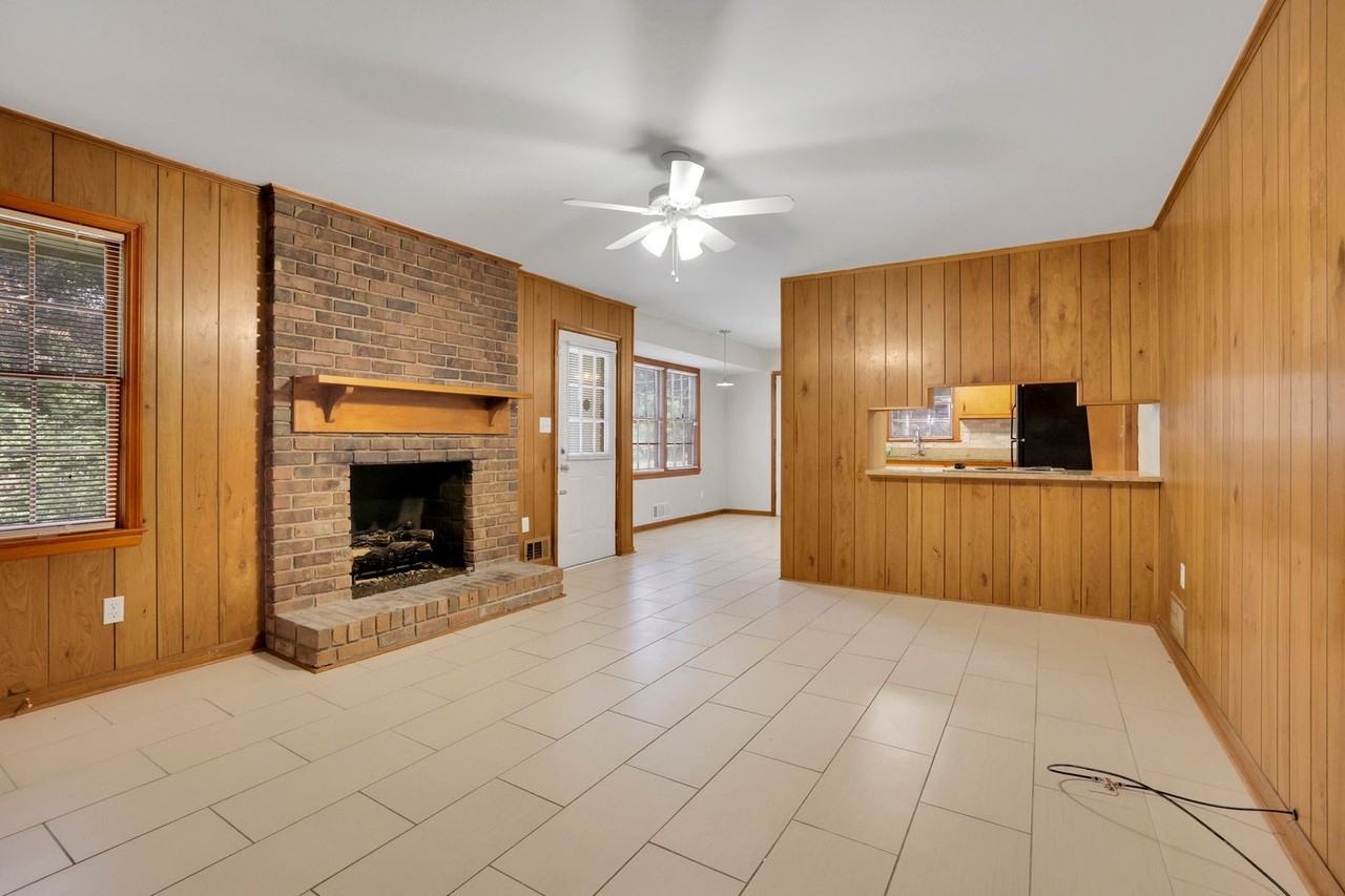 5055 Cascade Rd Sw - Photo 7 of 35