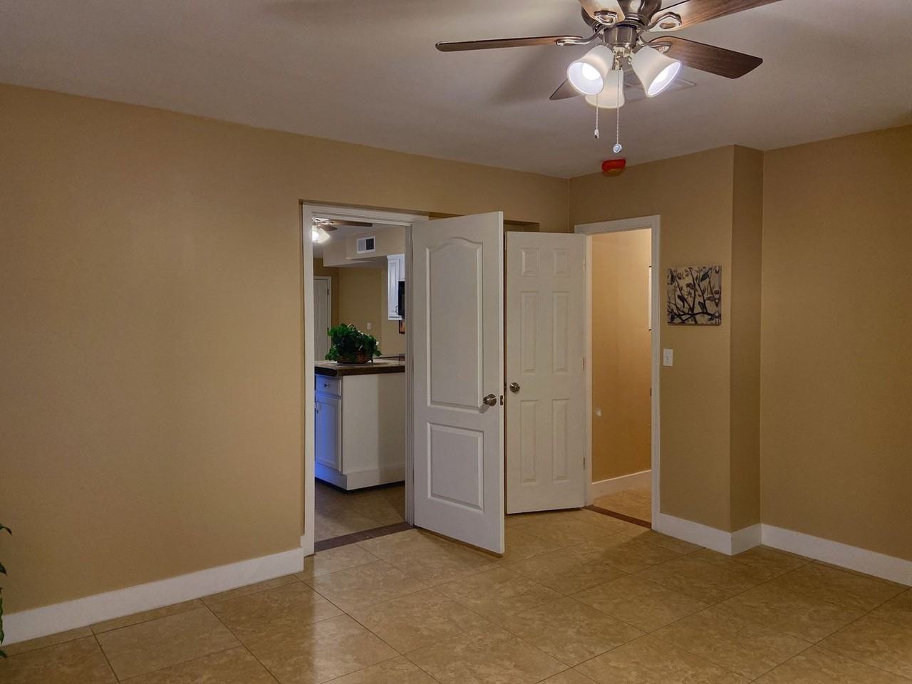 4126 S La Corta Dr