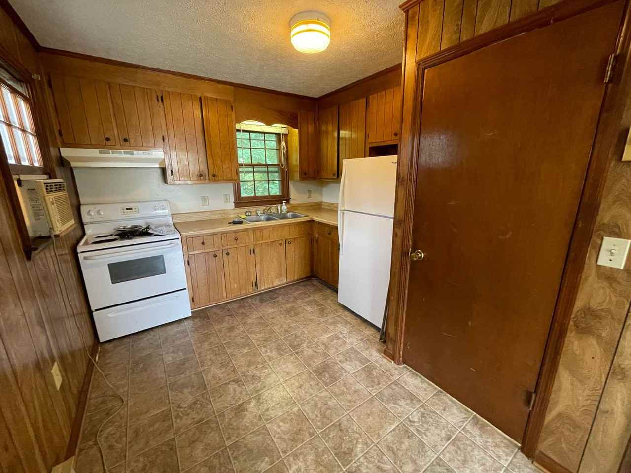 108 Bolling St #C - Photo 2 of 12