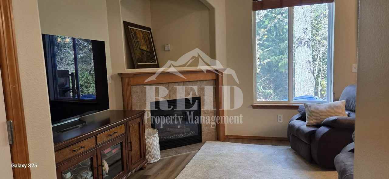 100 Ne Miramar Cir - Photo 7 of 32