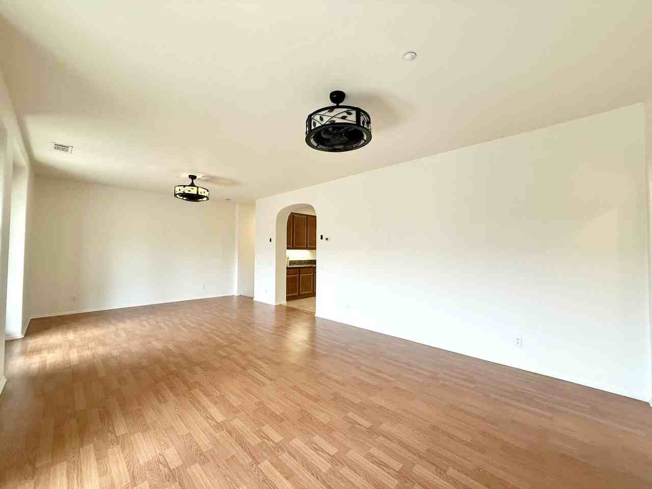 106 Paseo Bravo - Photo 4 of 23