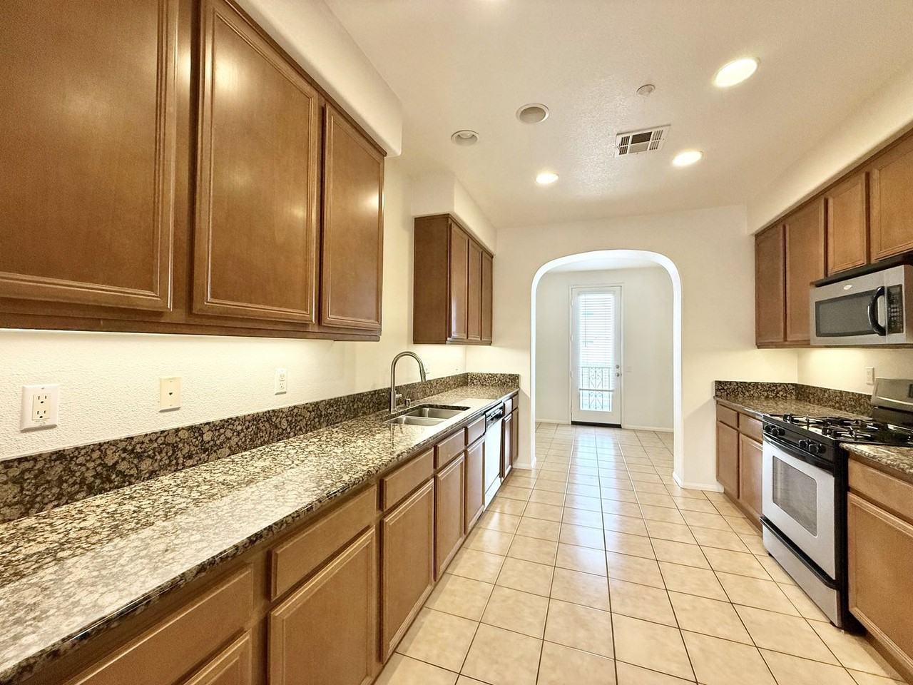 106 Paseo Bravo - Photo 6 of 23